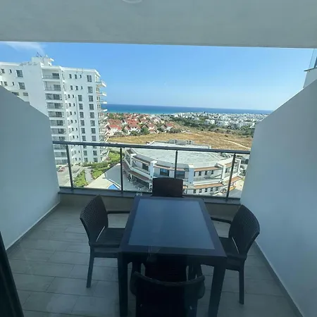 Schoenes Mit Luxus-design Auf Nordzypern, In Caesar Marcellus 52 * Trikomo