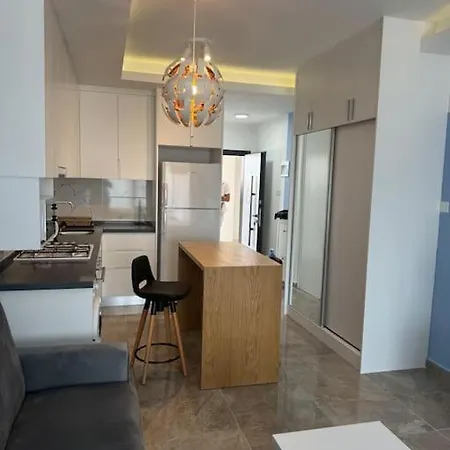 Schoenes Mit Luxus-design Auf Nordzypern, In Caesar Marcellus 52 * Trikomo