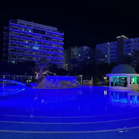 Schoenes Mit Luxus-design Auf Nordzypern, In Caesar Marcellus 52 * Trikomo