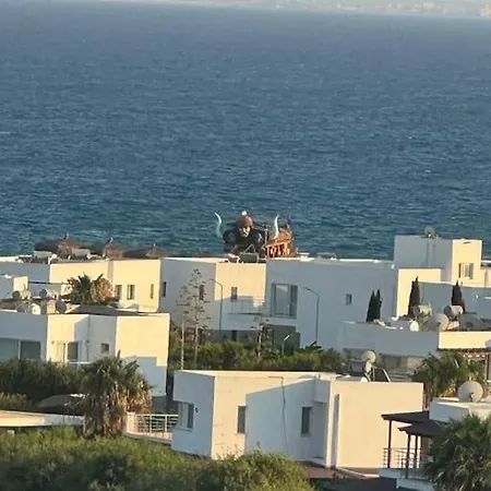 Schoenes Mit Luxus-design Auf Nordzypern, In Caesar Marcellus 52 * Trikomo