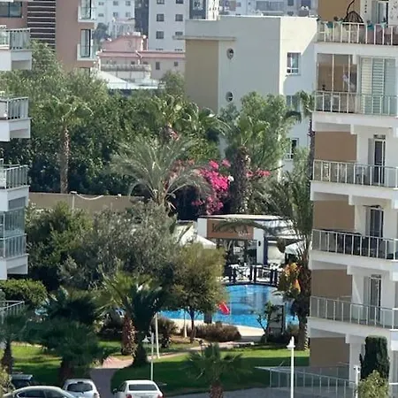 Schoenes Mit Luxus-design Auf Nordzypern, In Caesar Marcellus 52