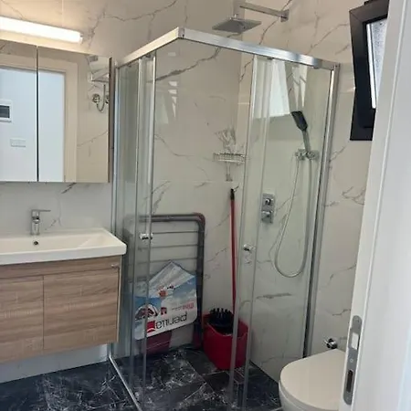 Daire Schoenes Mit Luxus-design Auf Nordzypern, In Caesar Marcellus 52 Trikomo