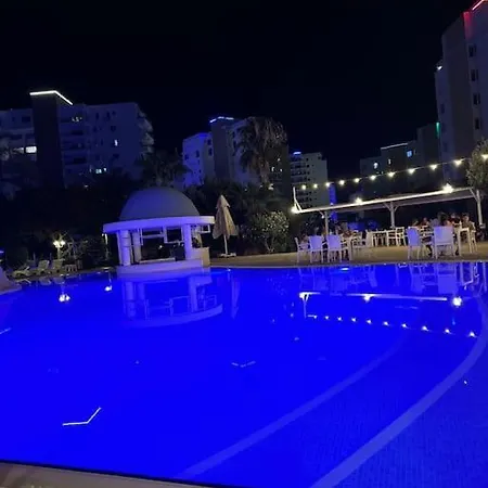 Schoenes Mit Luxus-design Auf Nordzypern, In Caesar Marcellus 52 Trikomo