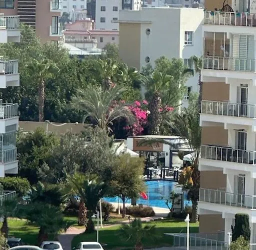 Schoenes Mit Luxus-design Auf Nordzypern, In Caesar Marcellus 52