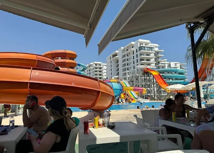 Schoenes Mit Luxus-design Auf Nordzypern, In Caesar Marcellus 52 * Trikomo