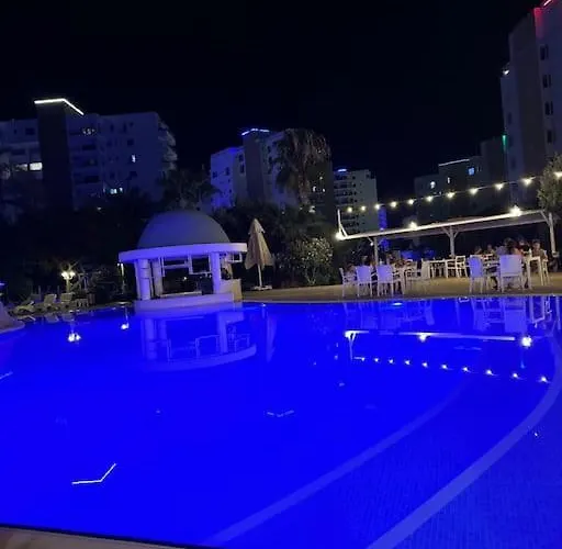 Schoenes Mit Luxus-design Auf Nordzypern, In Caesar Marcellus 52 Trikomo