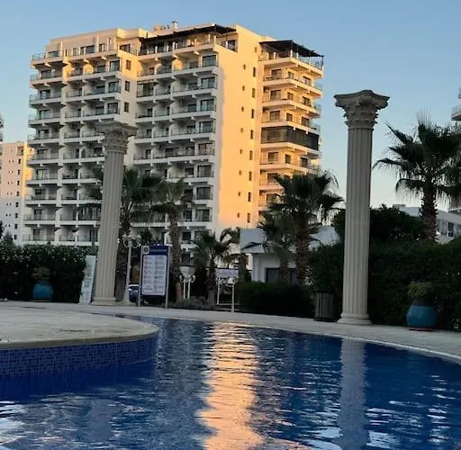 Schoenes Mit Luxus-design Auf Nordzypern, In Caesar Marcellus 52 アパート Trikomo