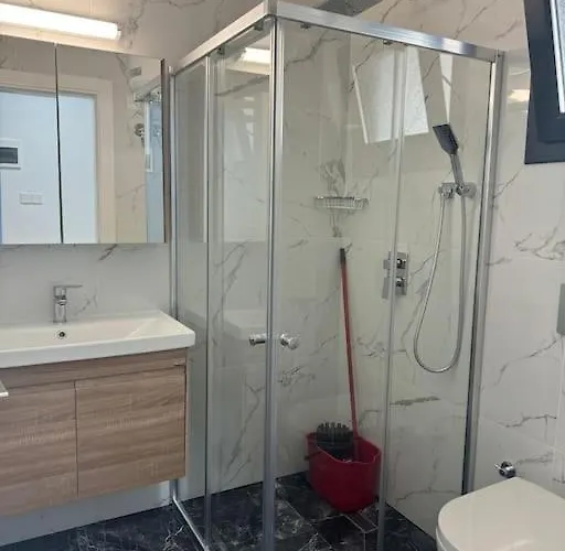 Schoenes Mit Luxus-design Auf Nordzypern, In Caesar Marcellus 52 Trikomo