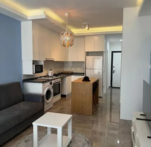 Schoenes Mit Luxus-design Auf Nordzypern, In Caesar Marcellus 52 * Trikomo