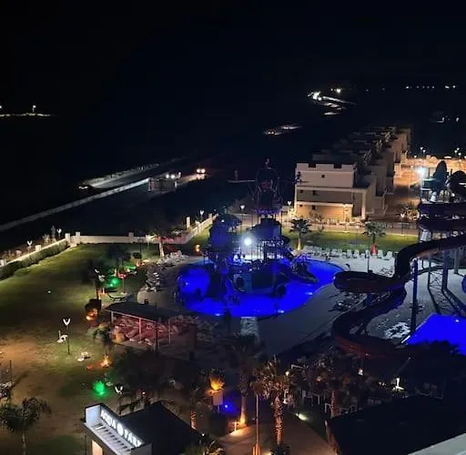 Schoenes Mit Luxus-design Auf Nordzypern, In Caesar Marcellus 52 * Trikomo